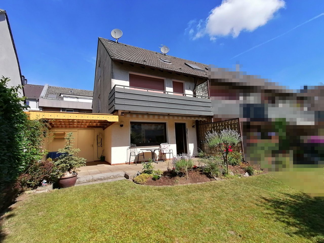 Essen: Reihenendhaus mit Garage, Balkon und Garten  Essen: Reihenendhaus mit Garage, Balkon und Garten