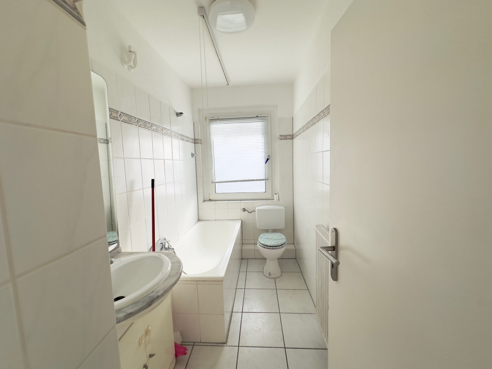 2.5- Zimmer-Mietwohnung mit Balkon und Gartenmitbenutzung