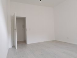 Blick vom Schlafzimmer Nr. 1 in den Flur Blick vom Schlafzimmer Nr. 1 in den Flur