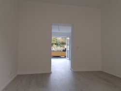 Blick vom Esszimmer ins Wohnzimmer Blick vom Esszimmer ins Wohnzimmer