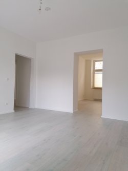 Blick vom Wohnzimmer Richtung Diele/Esszimmer Blick vom Wohnzimmer Richtung Diele/Esszimmer