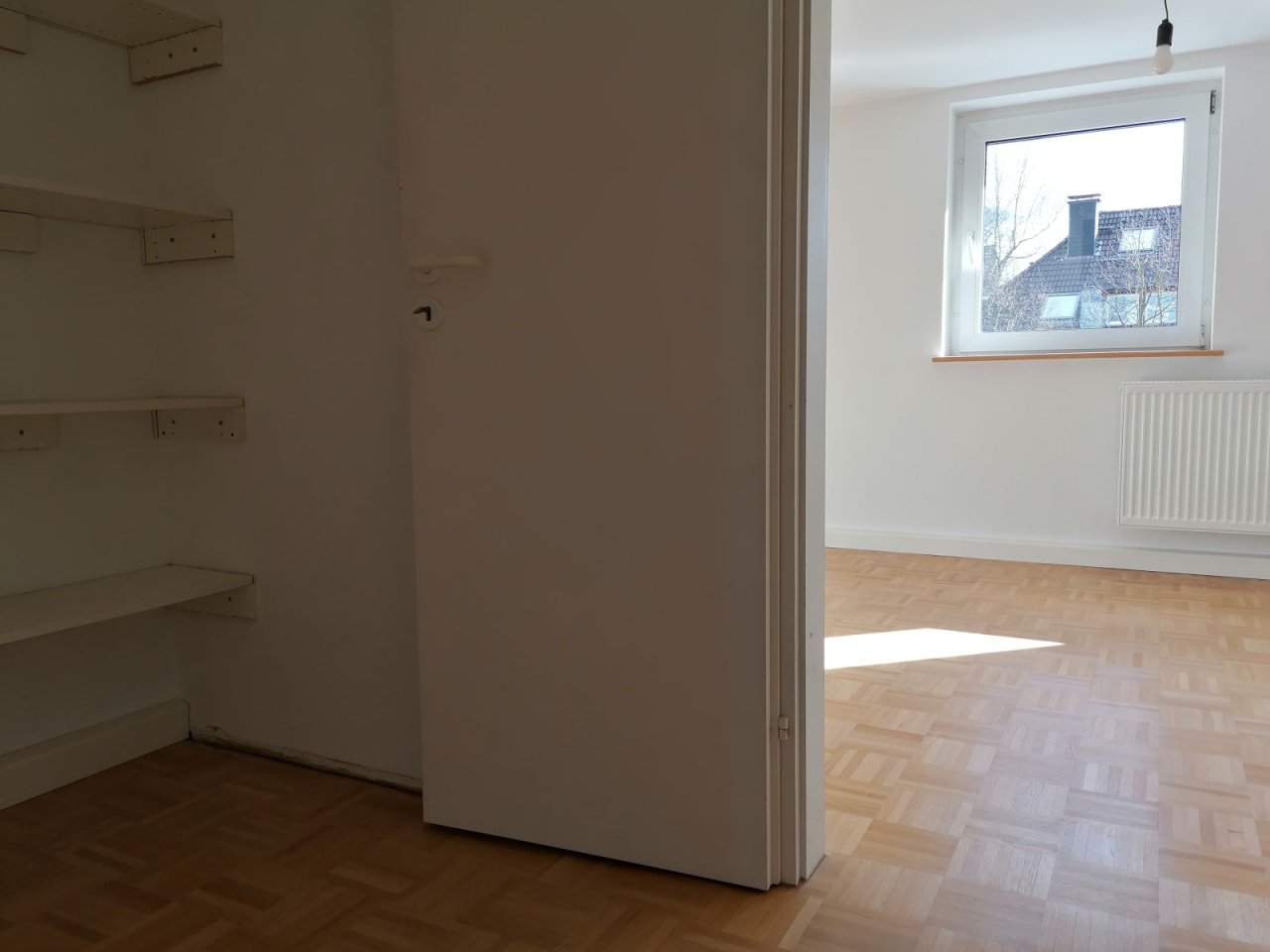 Blick ins Schlafzimmer/Büro Blick ins Schlafzimmer/Büro