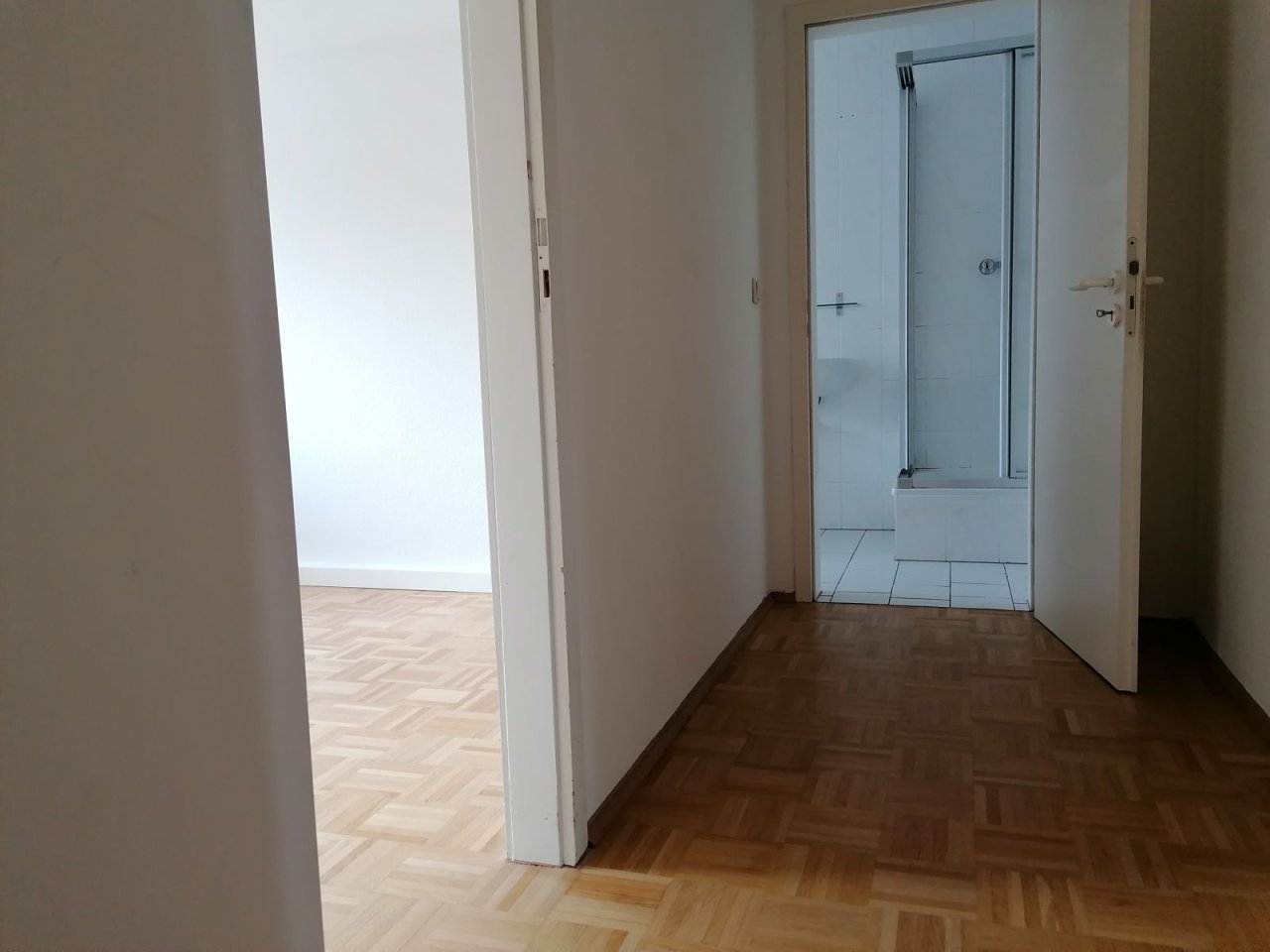 Blick Richtung Badezimmer Blick Richtung Badezimmer