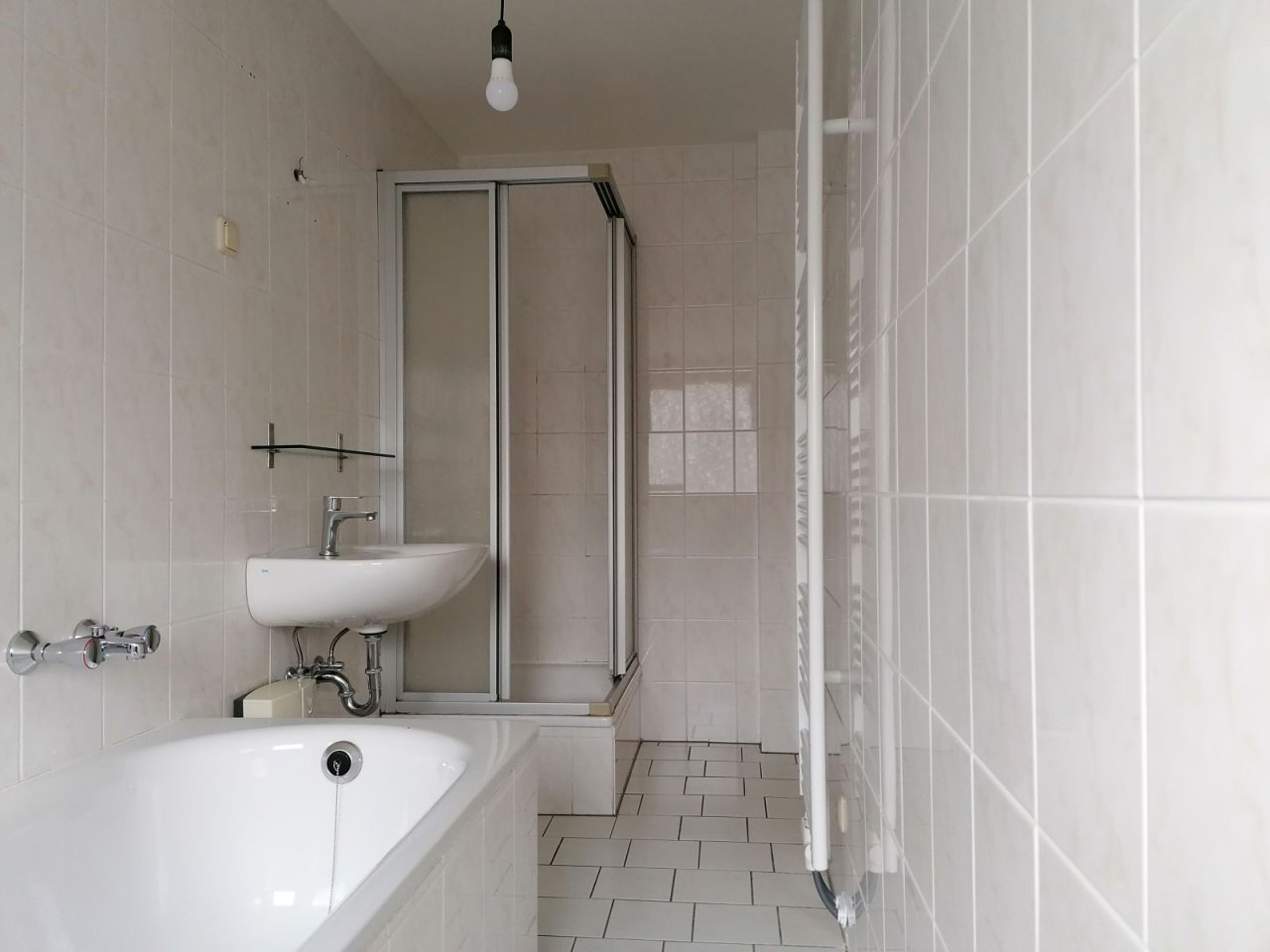 Tageslichtbad mit Dusche Tageslichtbad mit Dusche