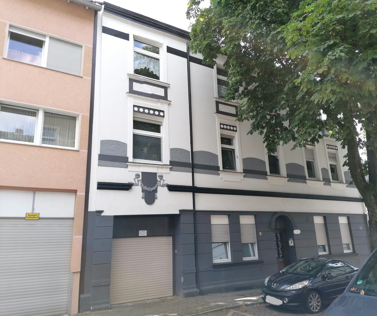 Hausfront Hausfront