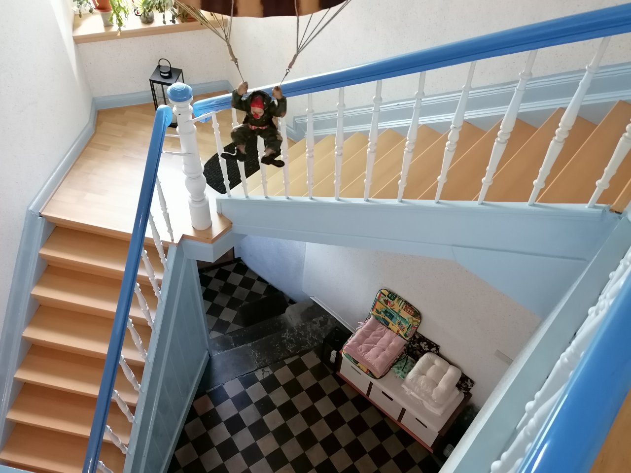 Treppenhaus 1.OG Treppenhaus 1.OG