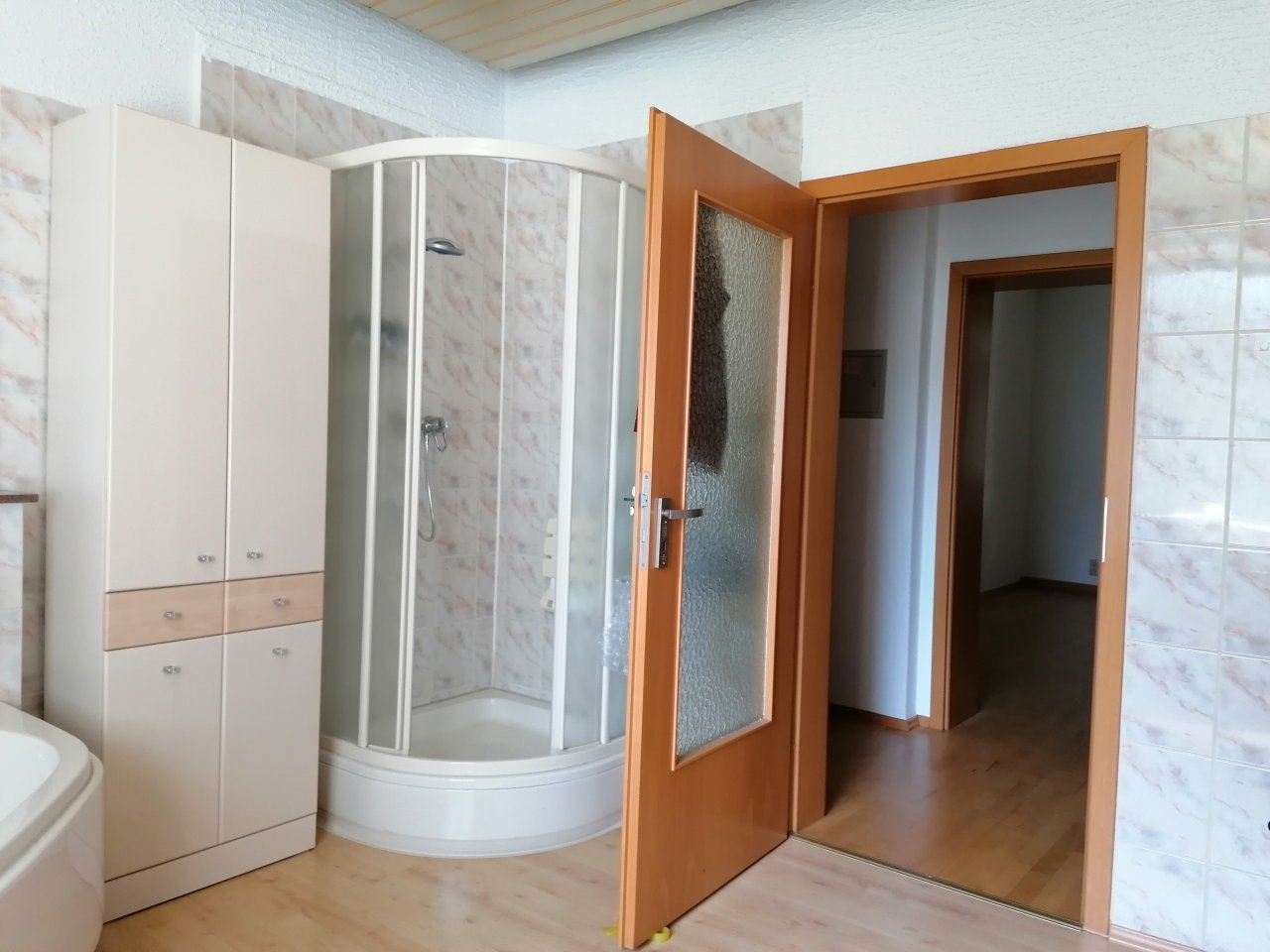1.OG-links Badezimmer 1.OG-links Badezimmer