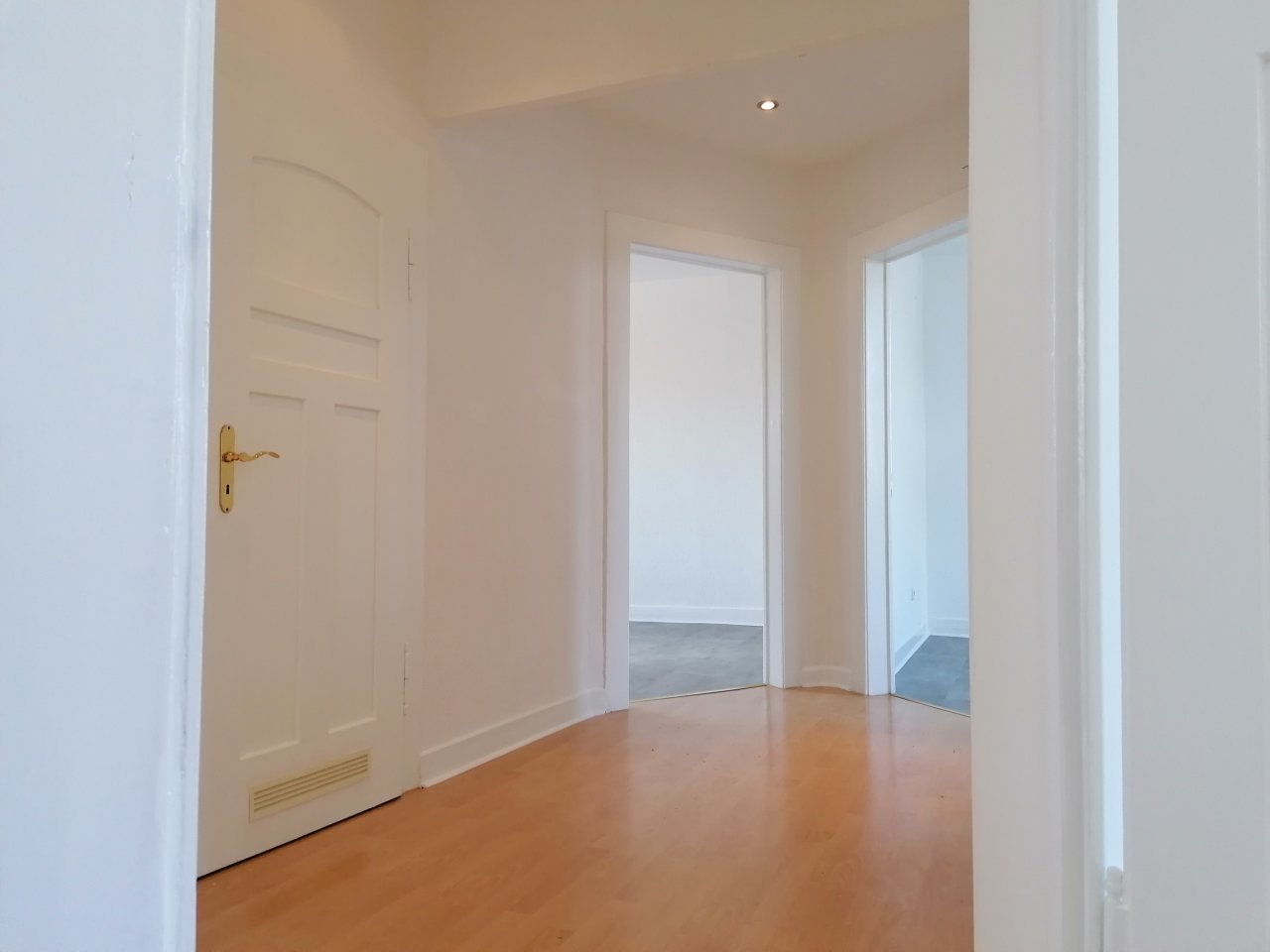 Diele Blick Richtung Badezimmer 2 Diele Blick Richtung Badezimmer 2