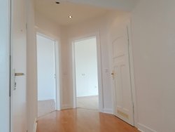 Diele Blick Richtung Schlafzimmer 2 und Küche Diele Blick Richtung Schlafzimmer 2 und Küche