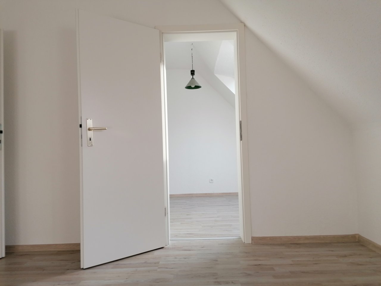 Blick vom Wohnzimmer in die Küche Blick vom Wohnzimmer in die Küche