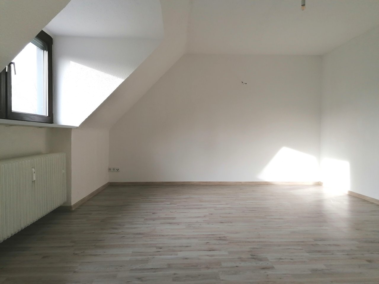 Blick von der Küche ins Wohnzimmer Blick von der Küche ins Wohnzimmer