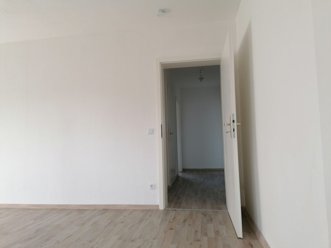 Wohnzimmer Blick Richtung Flur Wohnzimmer Blick Richtung Flur