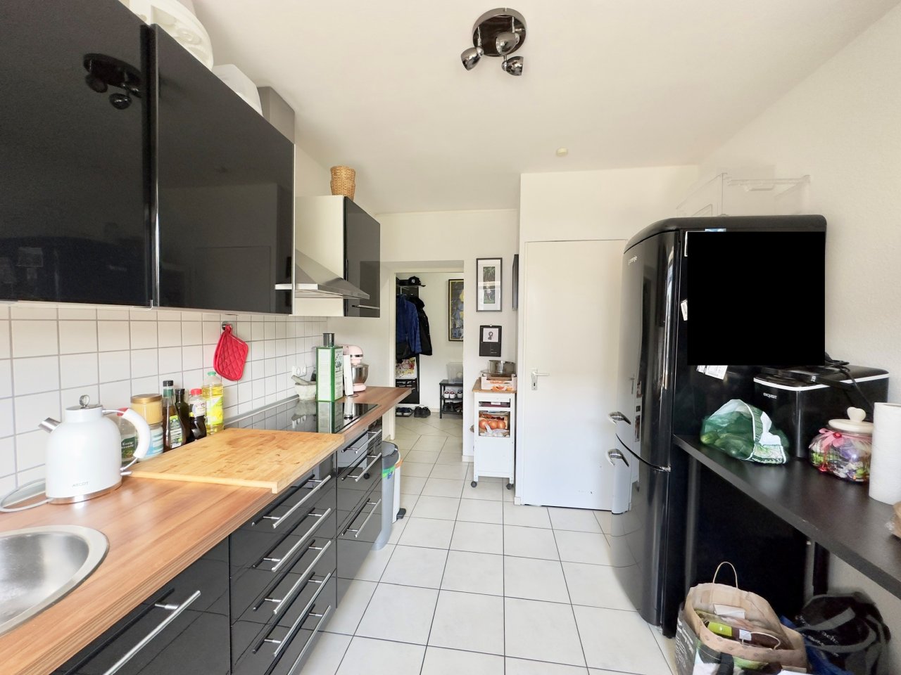 Küchenraum mit Abstellkammer Küchenraum mit Abstellkammer