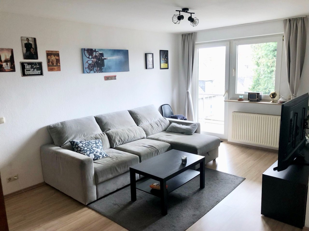 Wohnzimmer mit Balkon Wohnzimmer mit Balkon