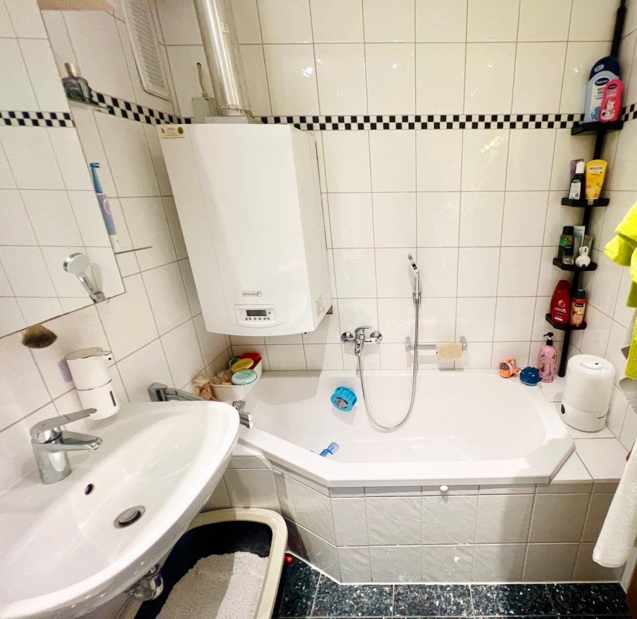 Badezimmer Nr. 2 mit Badewanne