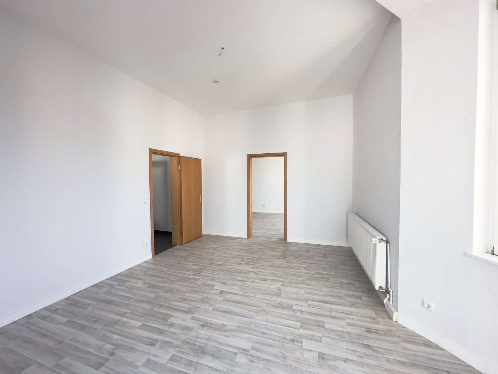 Erkerzimmer Blick Richtung Küche und Wohnzimmer Erkerzimmer Blick Richtung Küche und Wohnzimmer